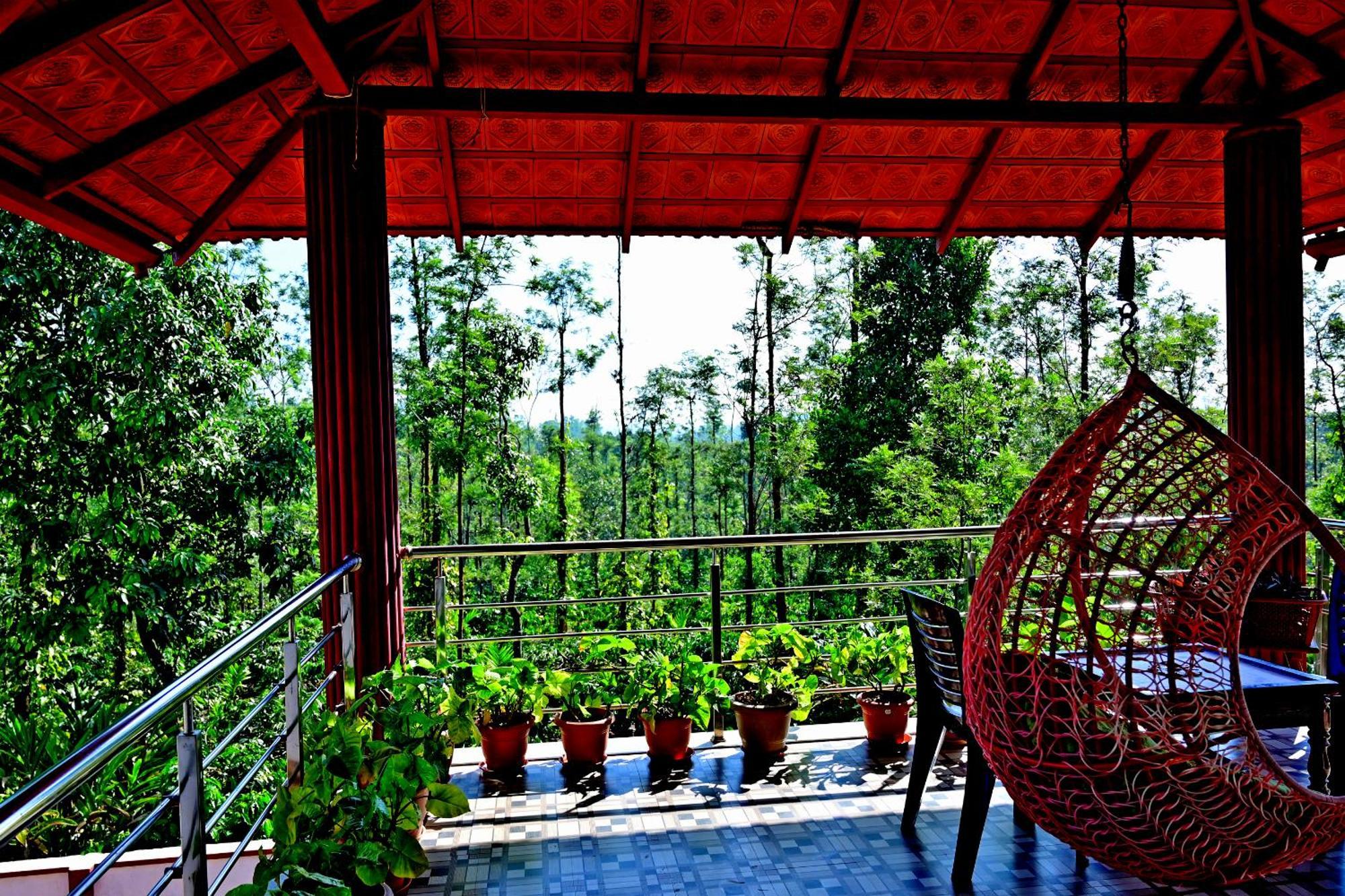 Hulihara Homestay - Full Villa, Coffee Estate & Balcony View サクルシュプール エクステリア 写真