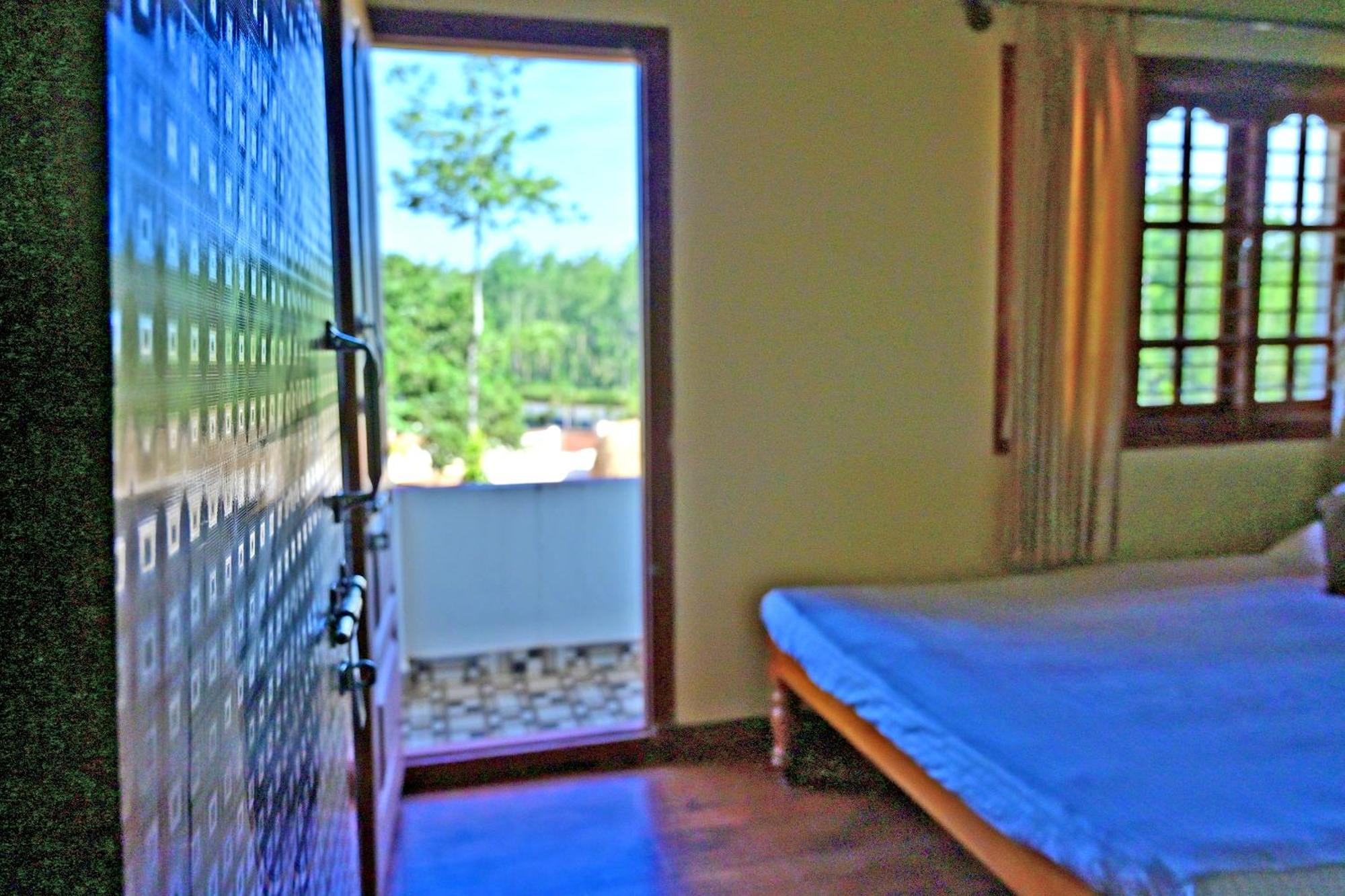 Hulihara Homestay - Full Villa, Coffee Estate & Balcony View サクルシュプール エクステリア 写真