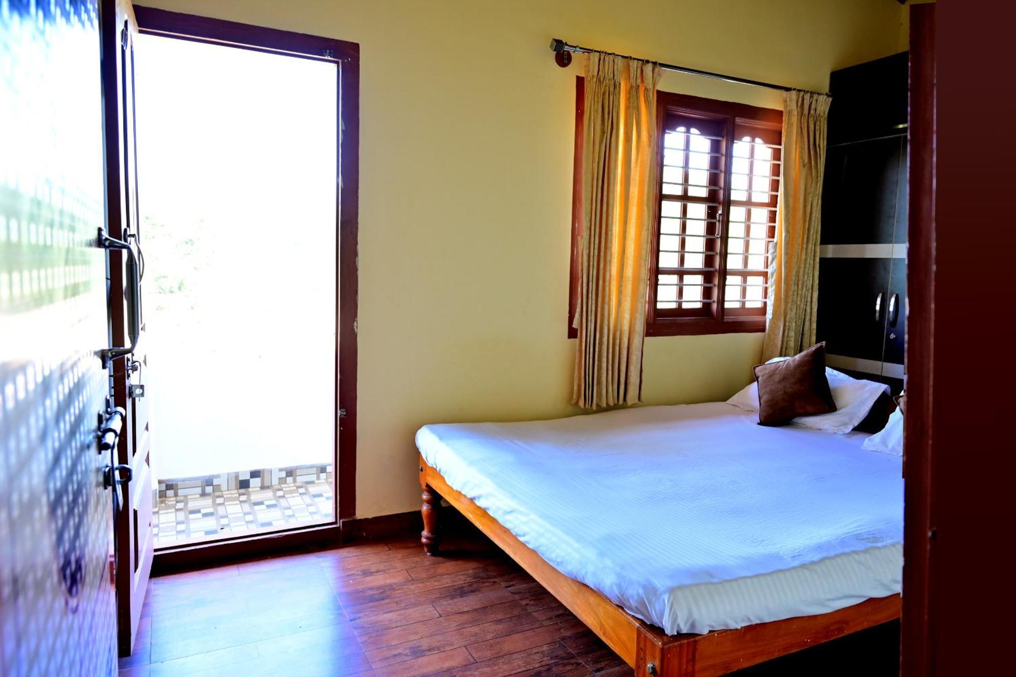 Hulihara Homestay - Full Villa, Coffee Estate & Balcony View サクルシュプール エクステリア 写真