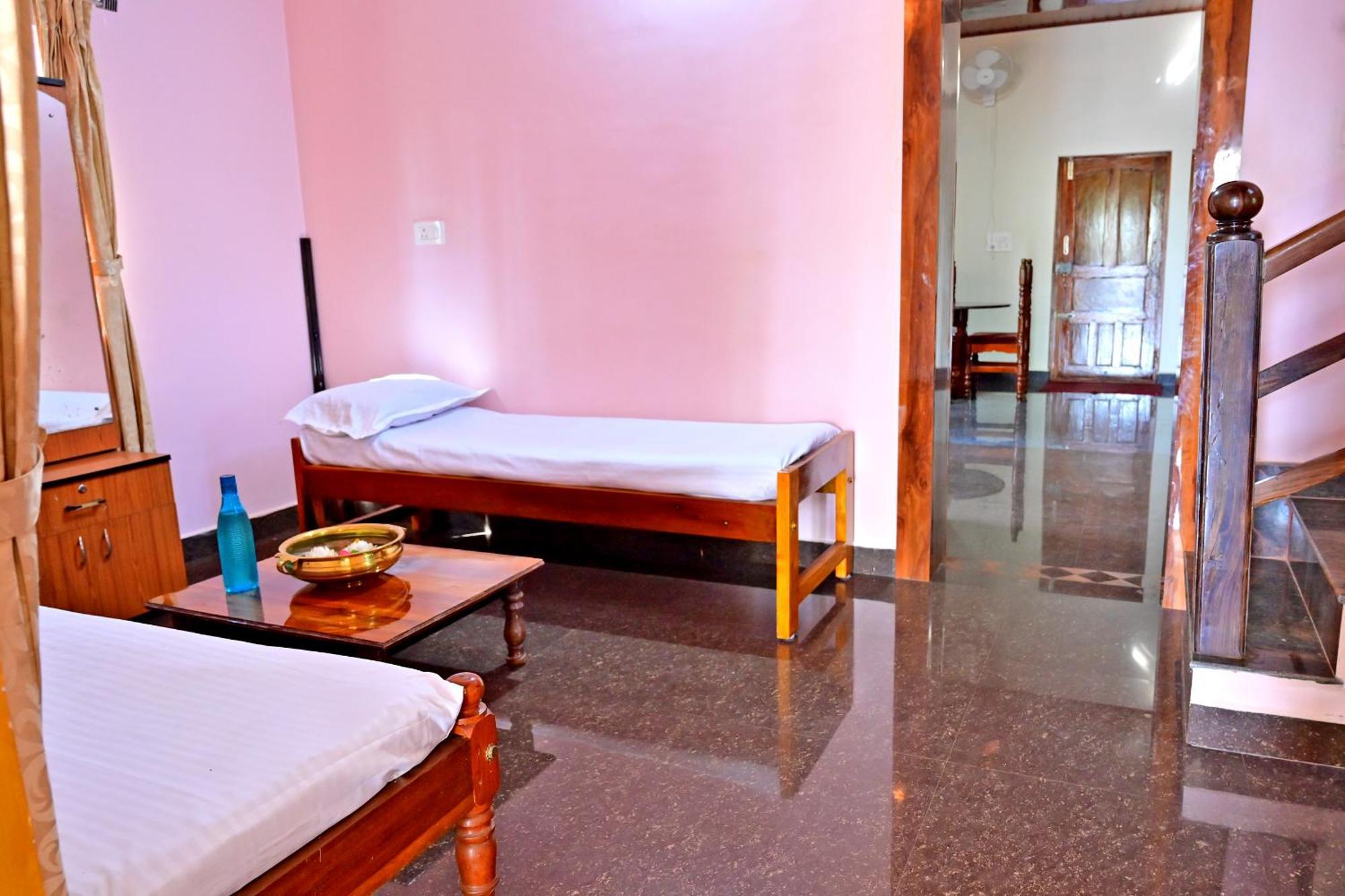 Hulihara Homestay - Full Villa, Coffee Estate & Balcony View サクルシュプール エクステリア 写真