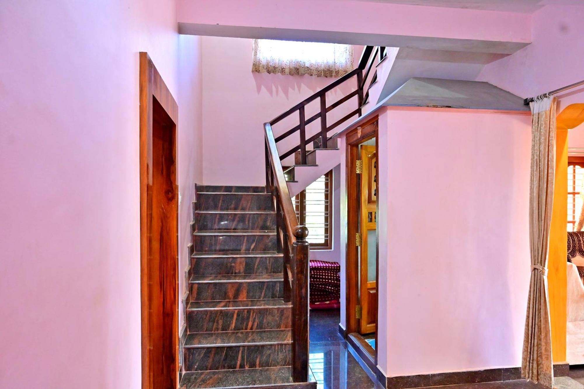Hulihara Homestay - Full Villa, Coffee Estate & Balcony View サクルシュプール エクステリア 写真