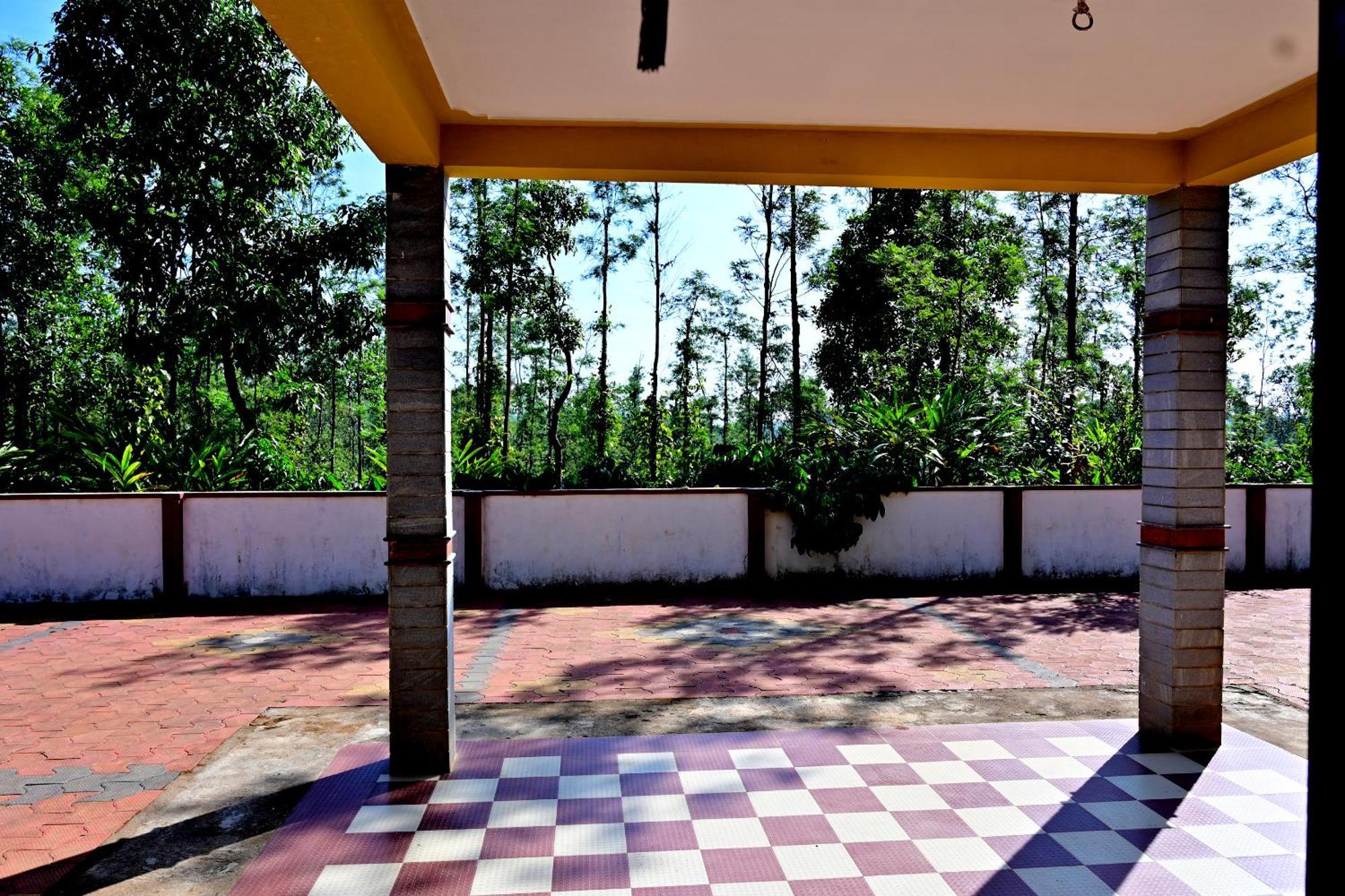 Hulihara Homestay - Full Villa, Coffee Estate & Balcony View サクルシュプール エクステリア 写真